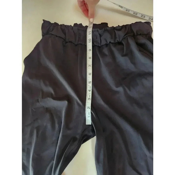 Lululemon Stretch High Rise Black Joggers Size 6. - Picture 6 of 9
